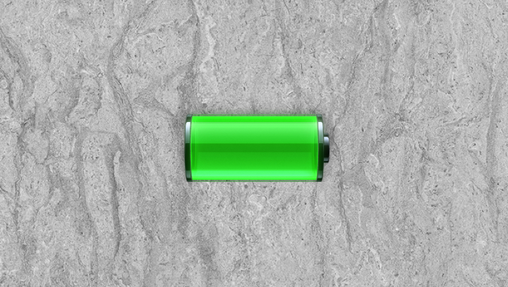 How Do I maintain a MacBook battery?